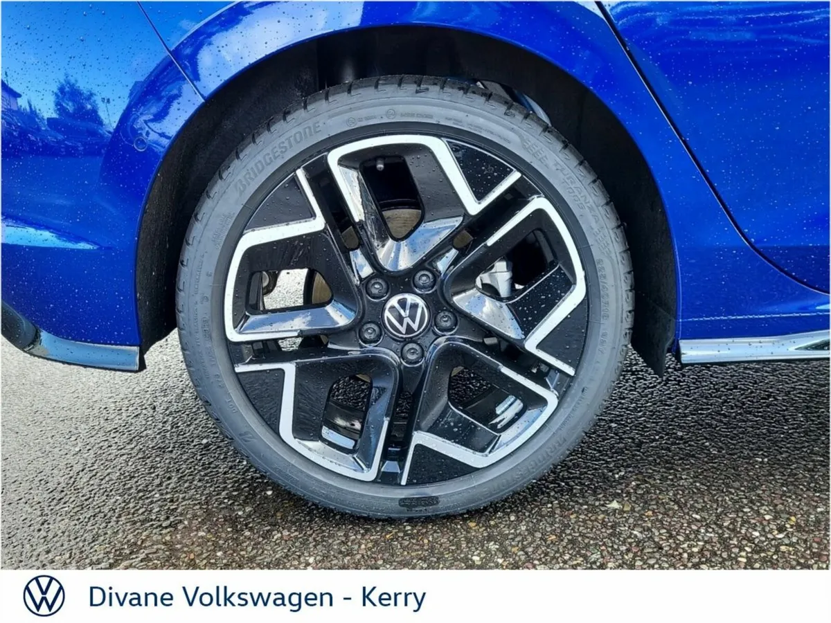 Volkswagen Golf Hatchback, Petrol, 2027, Blue