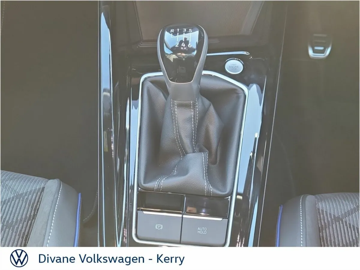 Volkswagen Golf Hatchback, Petrol, 2027, Blue