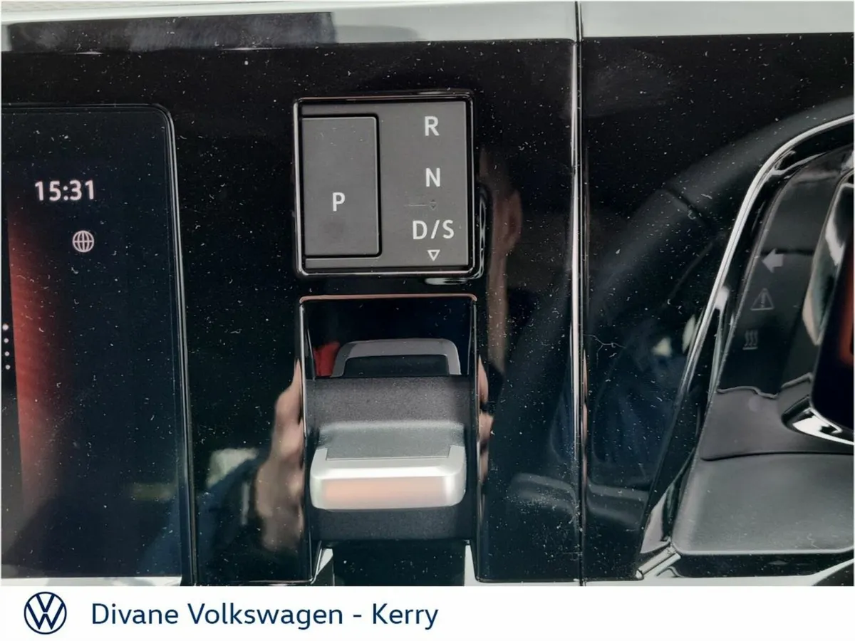 Volkswagen Multivan MPV, Petrol Plug-in Hybrid, 2026, Black