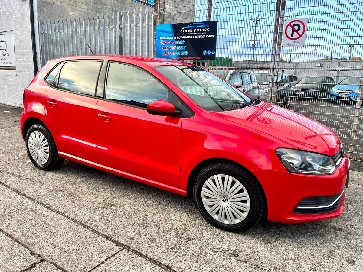 Volkswagen Polo Hatchback, Petrol, 2015, Red