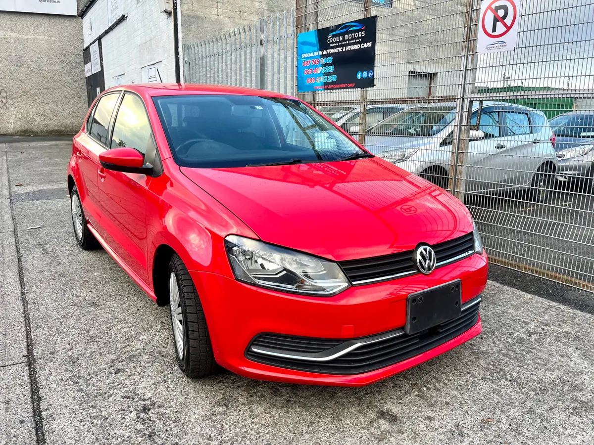 Volkswagen Polo Hatchback, Petrol, 2015, Red