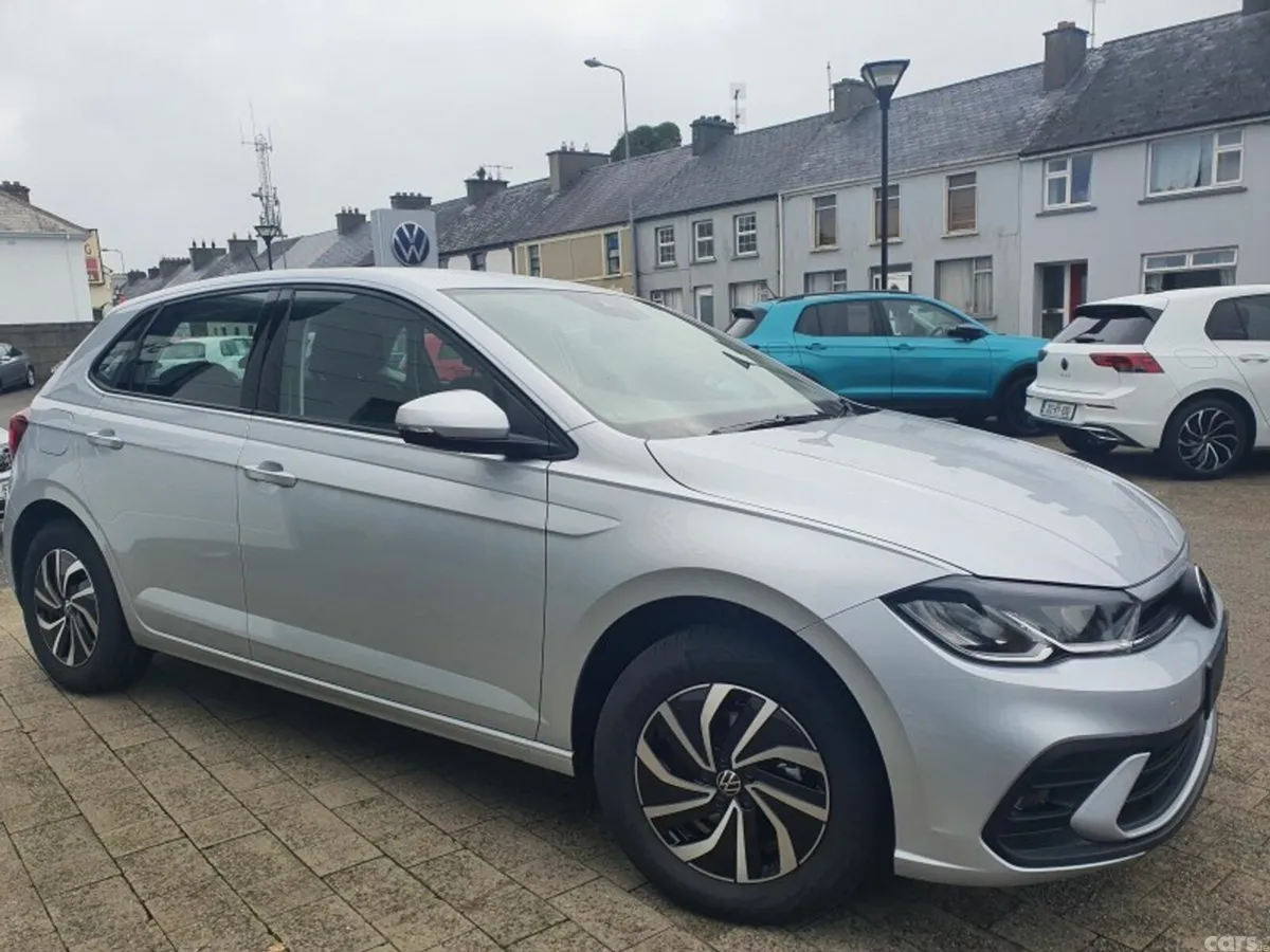 Volkswagen Polo Hatchback, Petrol, 2027, Silver