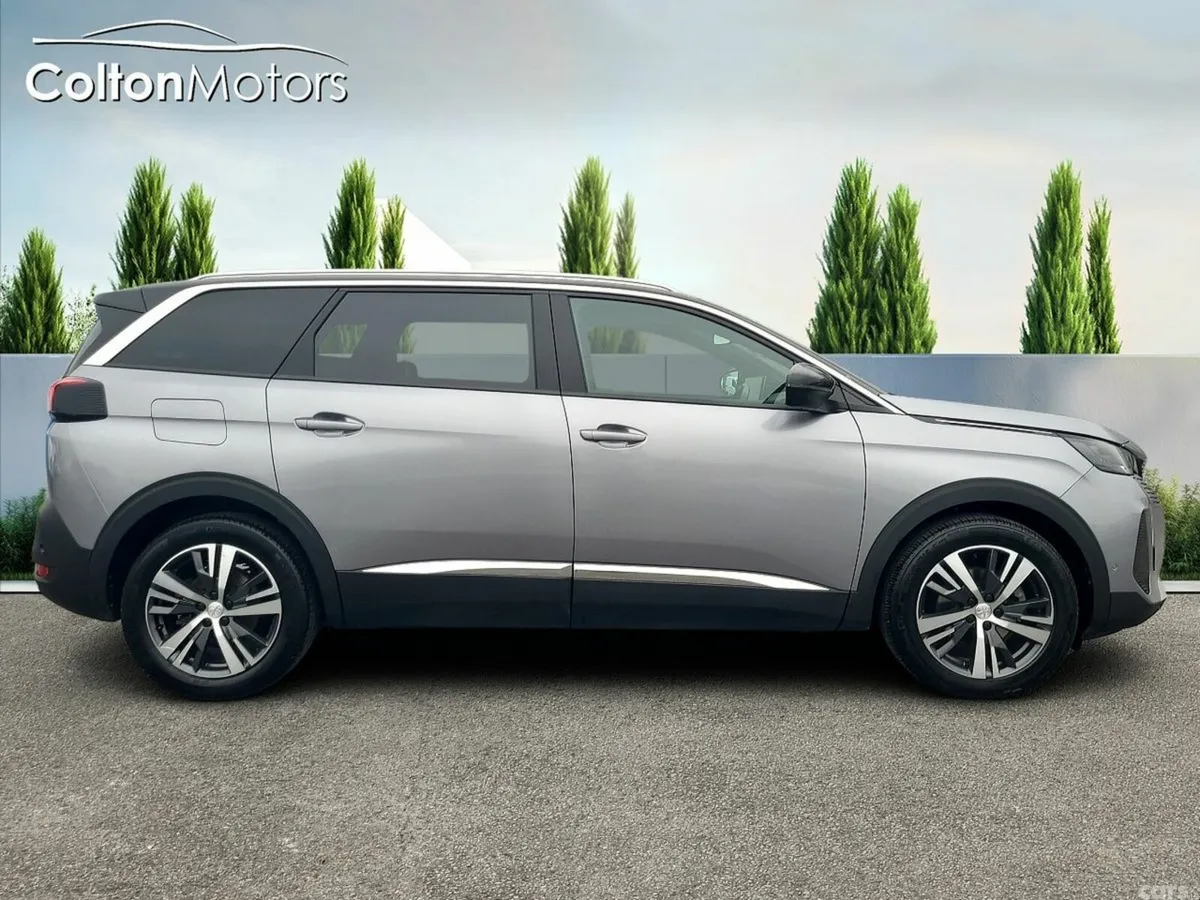 Peugeot 5008 MPV, Diesel, 2023, Grey