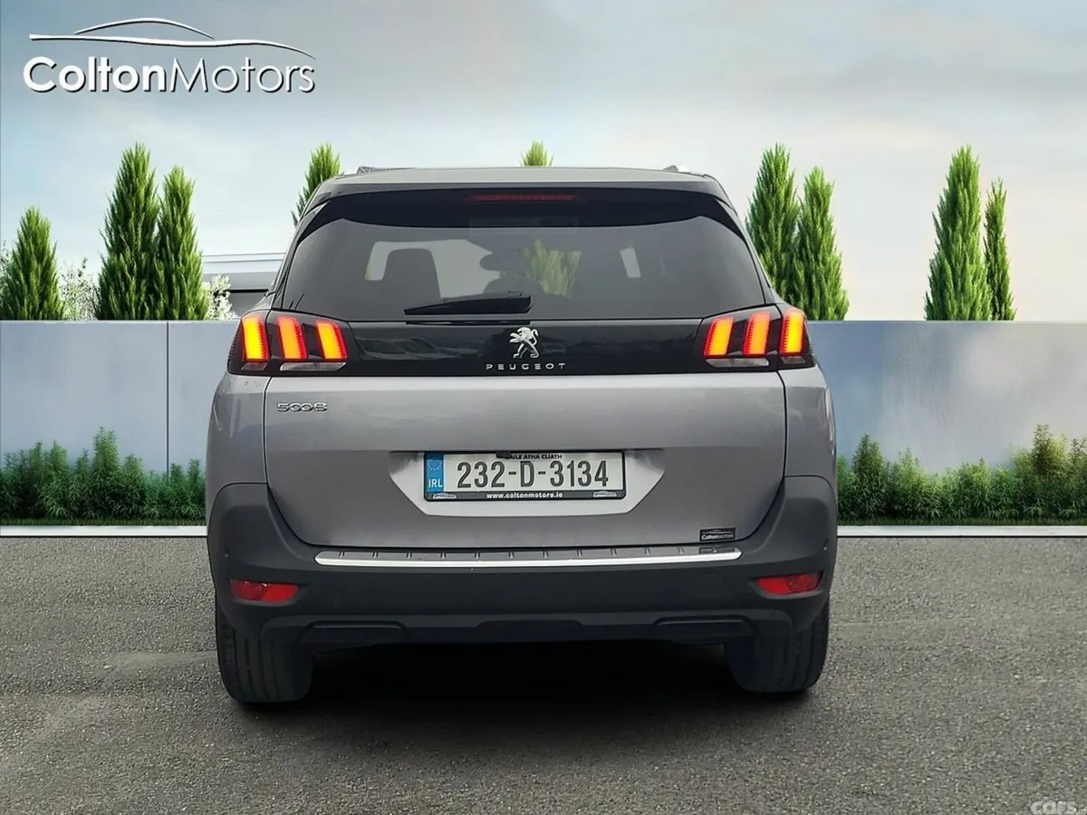 Peugeot 5008 MPV, Diesel, 2023, Grey
