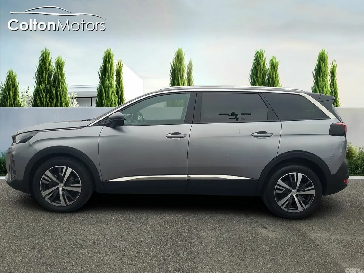 Peugeot 5008 MPV, Diesel, 2023, Grey