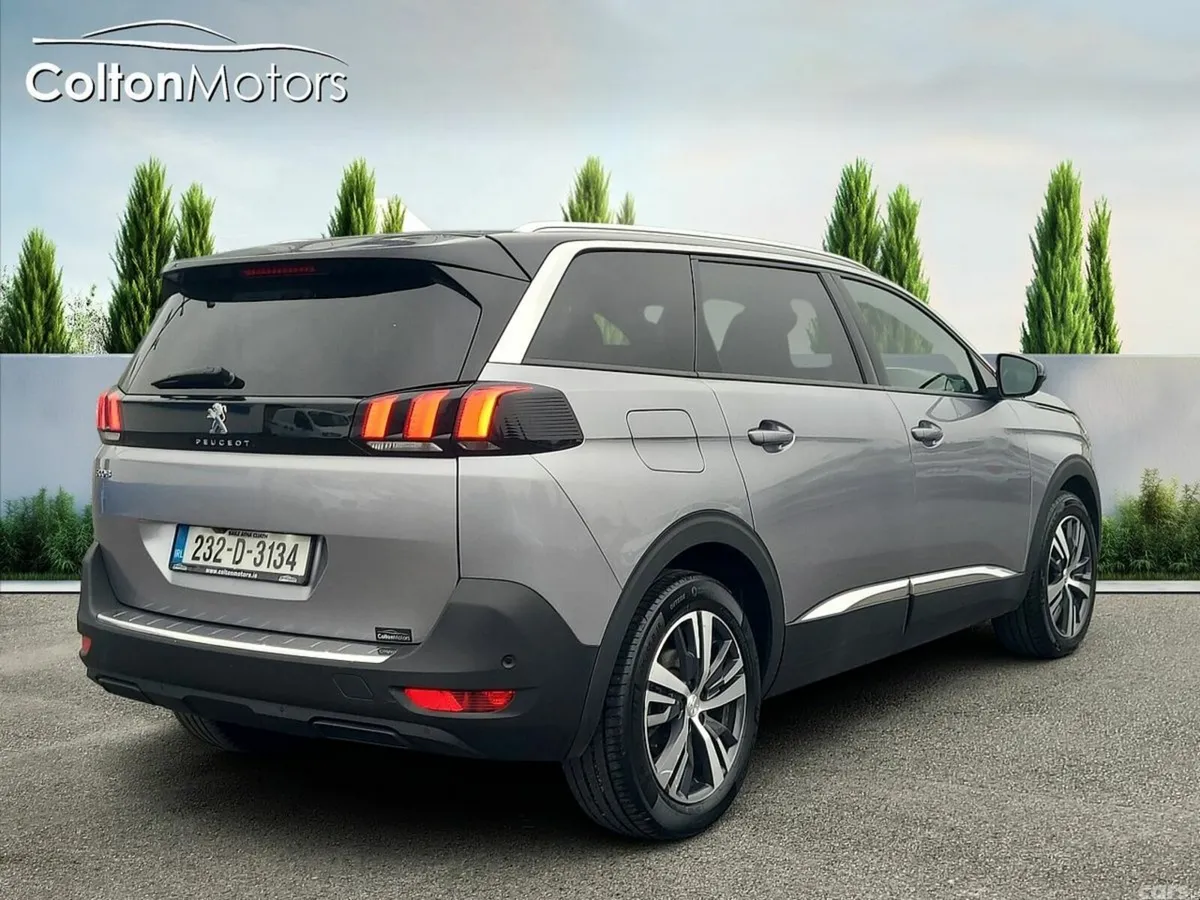 Peugeot 5008 MPV, Diesel, 2023, Grey