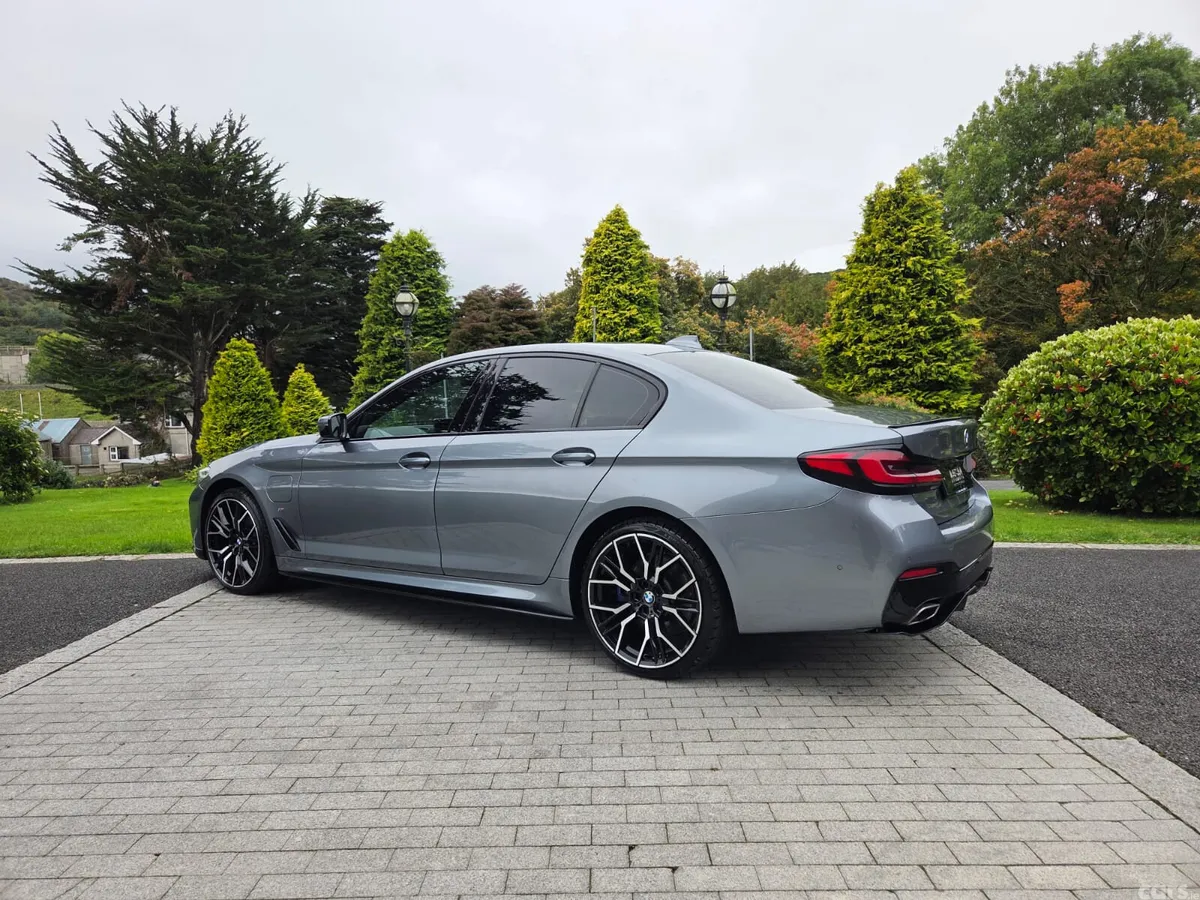 BMW 5-Series Saloon, Petrol Plug-in Hybrid, 2021, Blue
