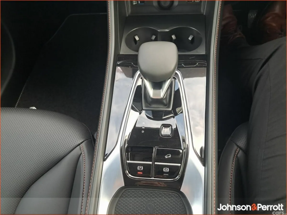 MG HS SUV, Petrol, 2027, 