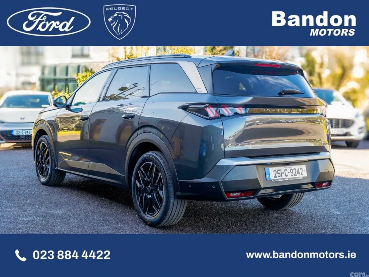 Peugeot 5008 MPV, Petrol, 2025, Grey