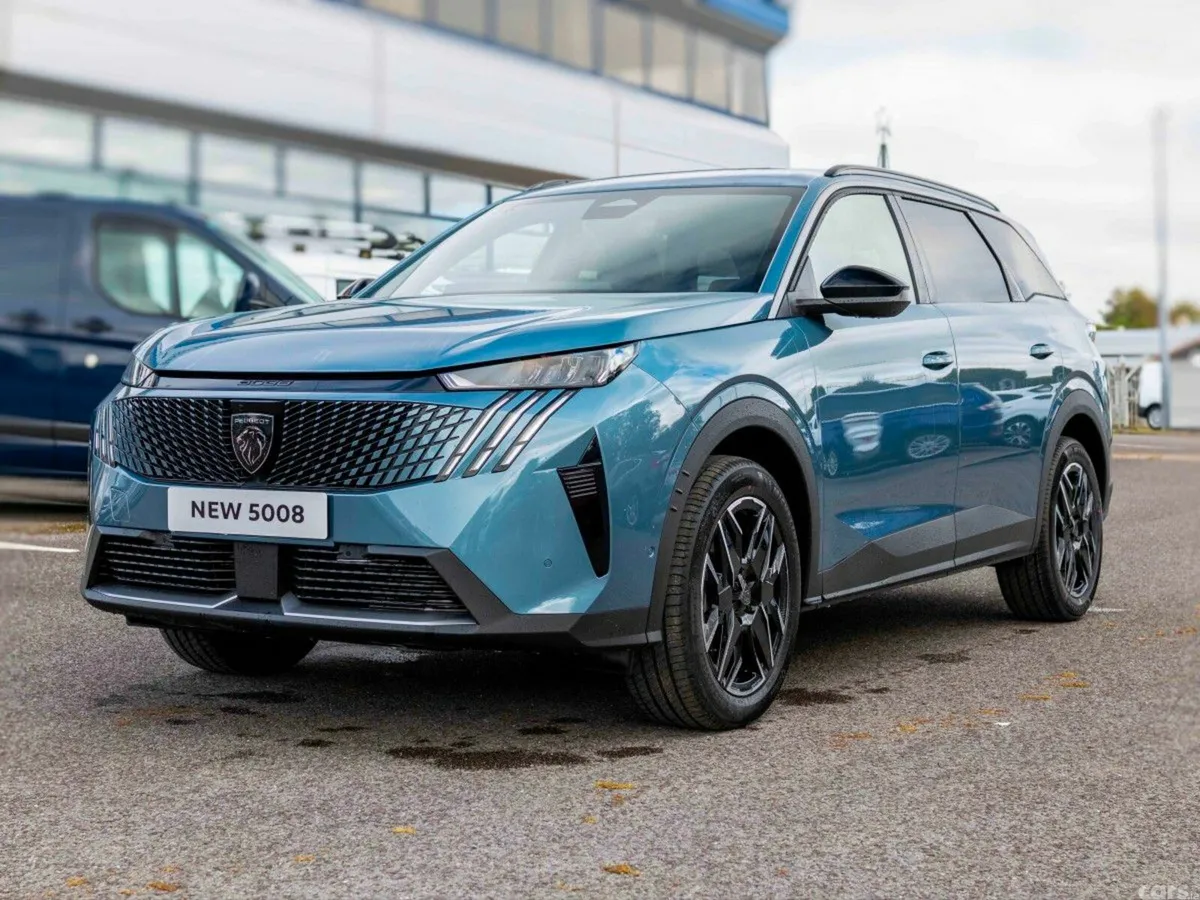 Peugeot 5008 MPV, Petrol Hybrid, 2026, 