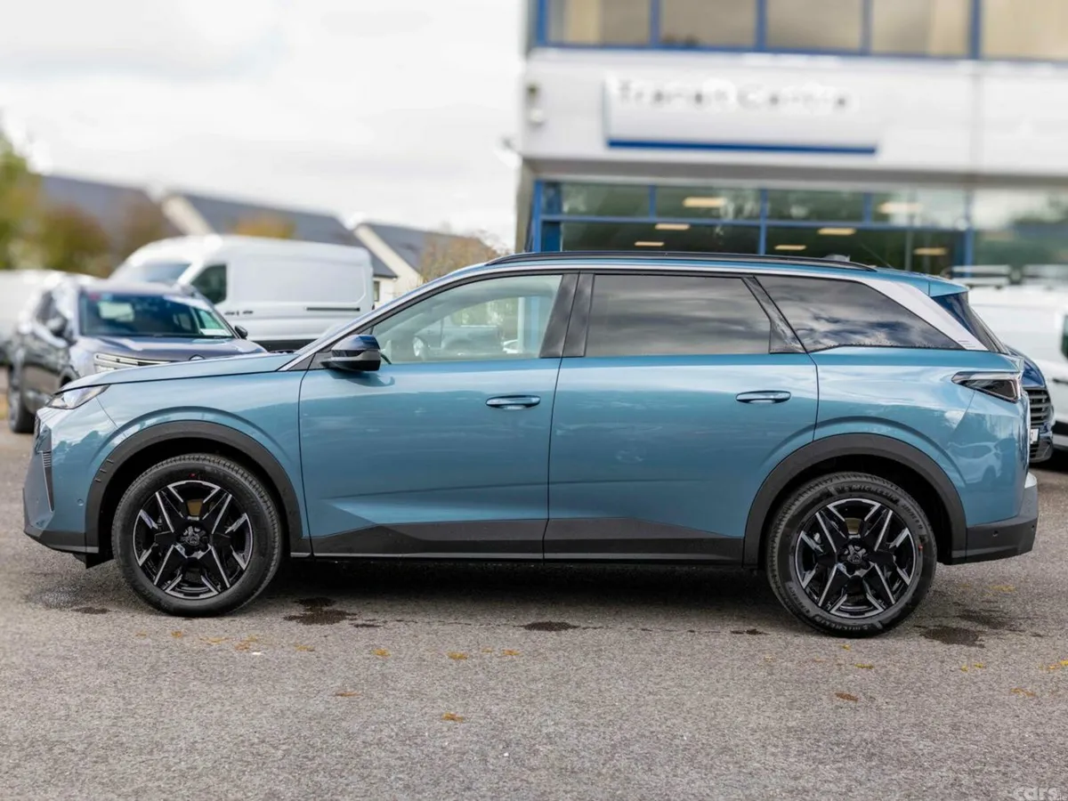Peugeot 5008 MPV, Petrol Hybrid, 2026, 