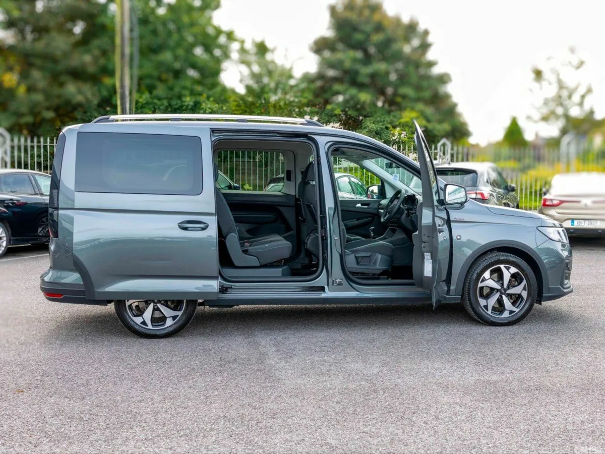 Ford Tourneo Connect MPV, Diesel, 2023, Grey