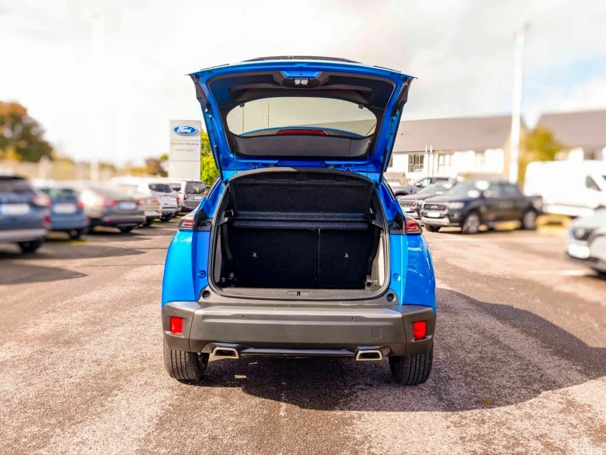 Peugeot 2008 MPV, Petrol, 2025, Blue