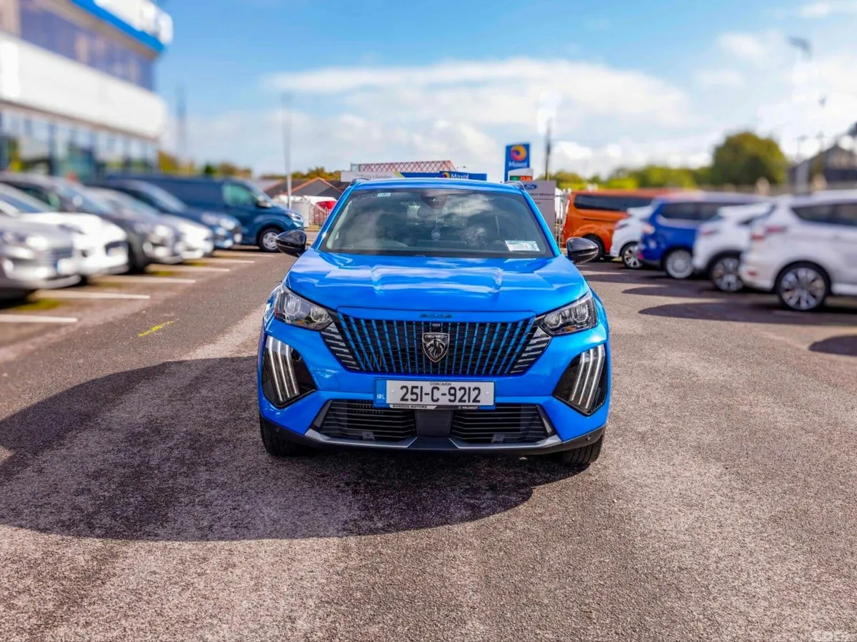 Peugeot 2008 MPV, Petrol, 2025, Blue