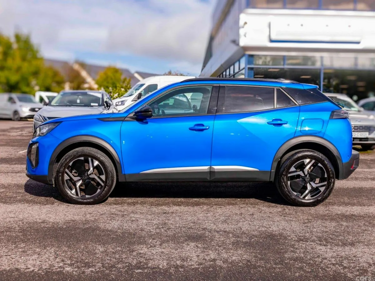 Peugeot 2008 MPV, Petrol, 2025, Blue
