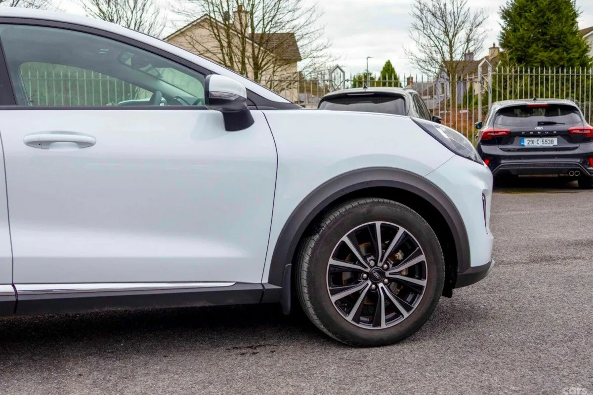 Ford Puma MPV, Petrol Hybrid, 2023, White