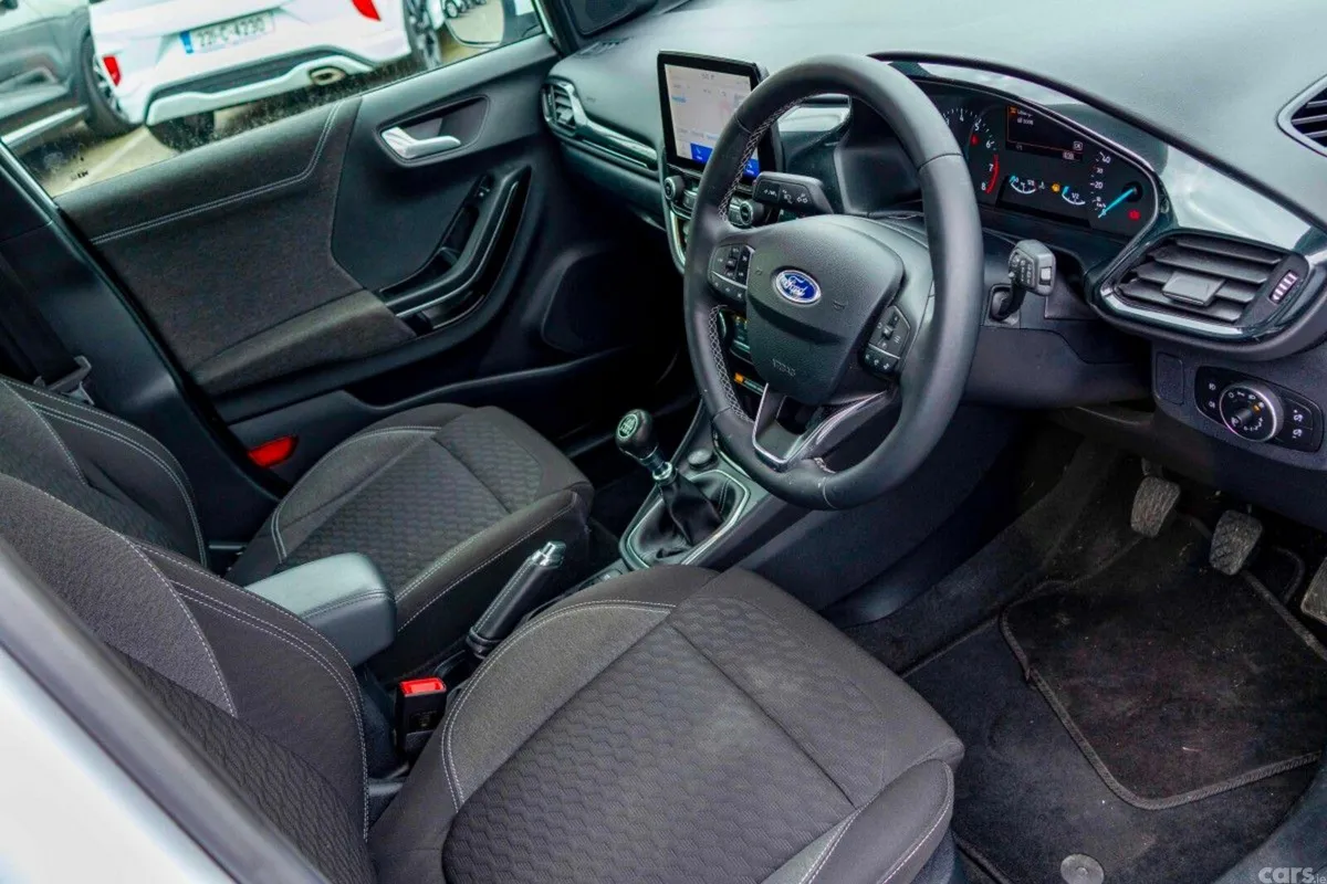 Ford Puma MPV, Petrol Hybrid, 2023, White