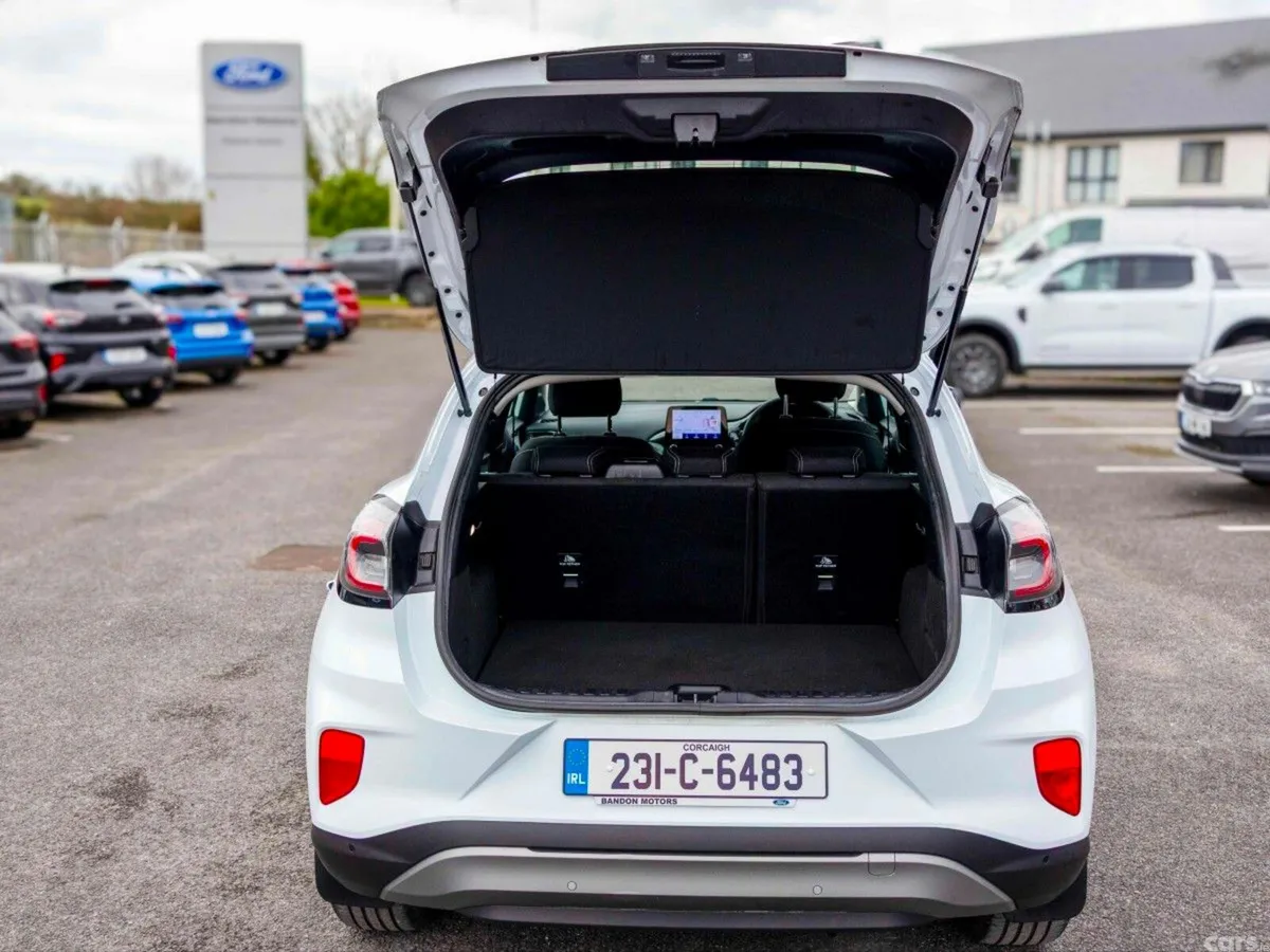 Ford Puma MPV, Petrol Hybrid, 2023, White