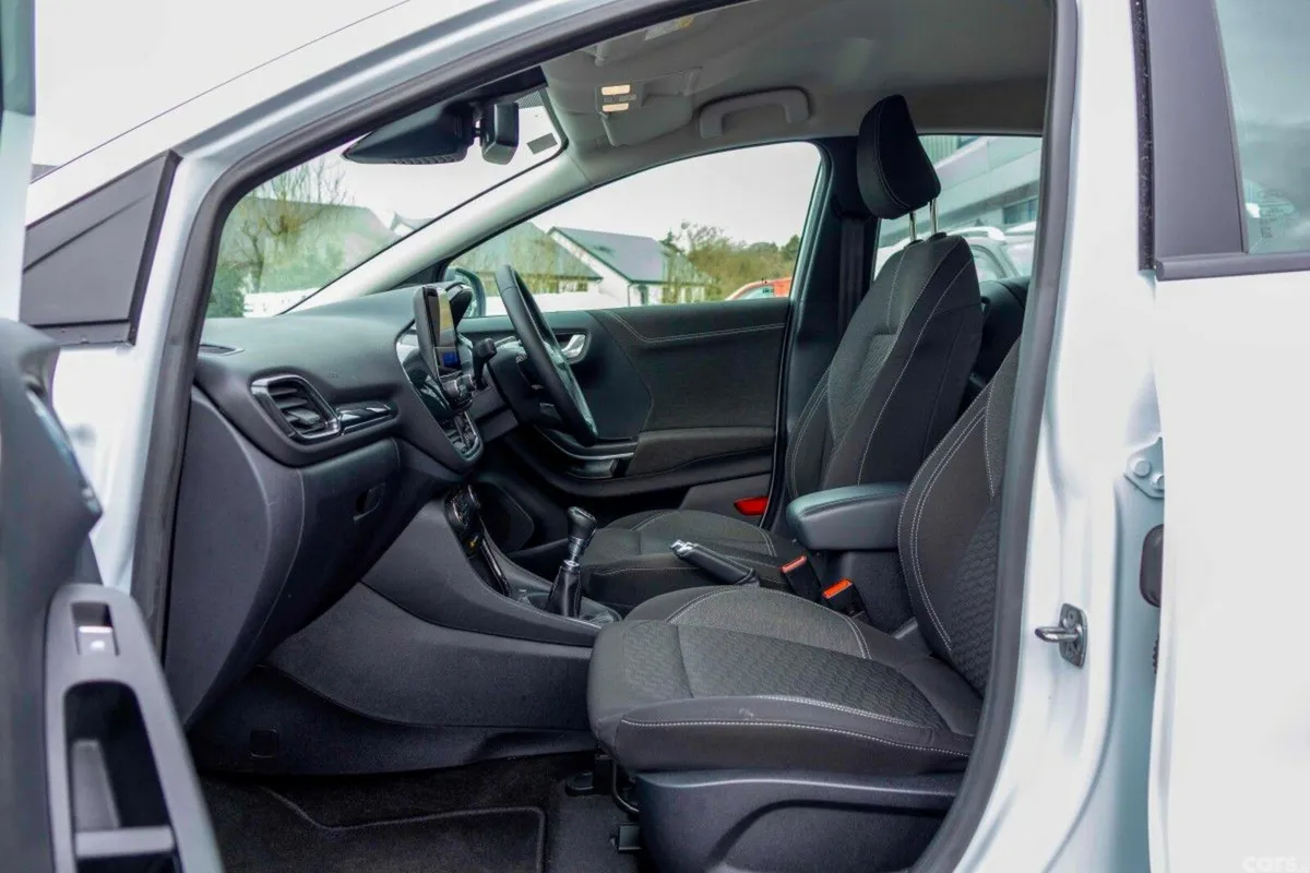 Ford Puma MPV, Petrol Hybrid, 2023, White