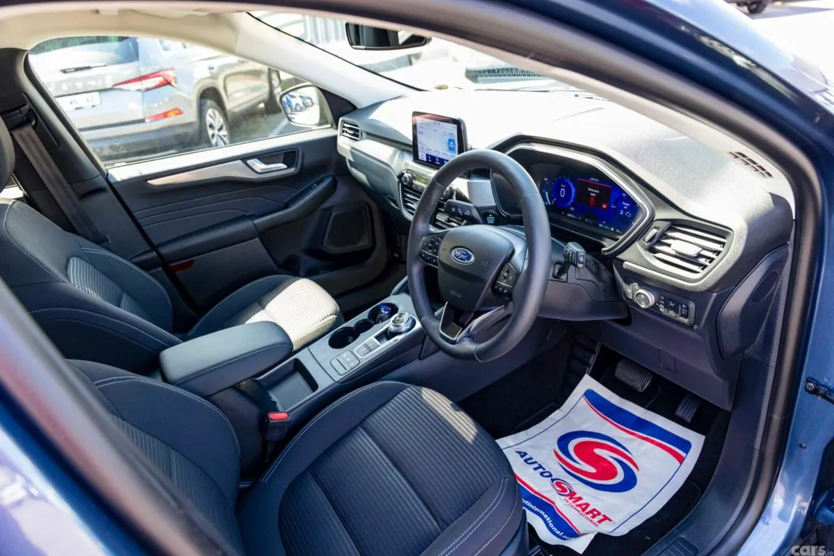 Ford Kuga SUV, Petrol Hybrid, 2022, Blue