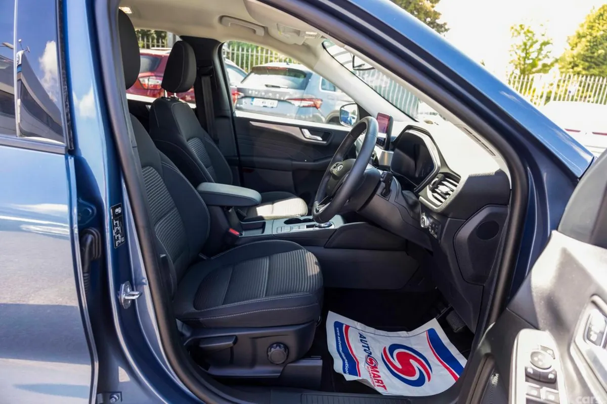 Ford Kuga SUV, Petrol Hybrid, 2022, Blue