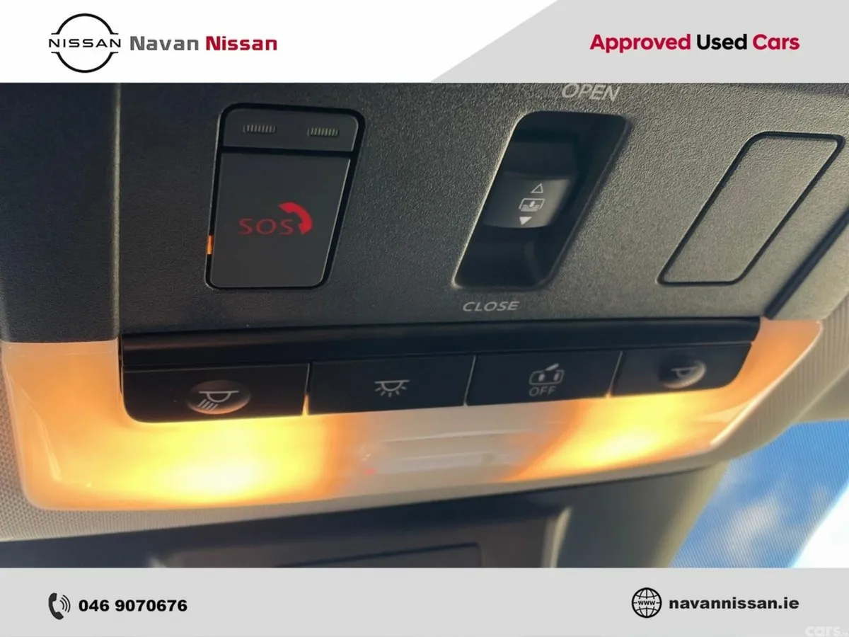 Nissan Qashqai MPV, Petrol Hybrid, 2023, Red