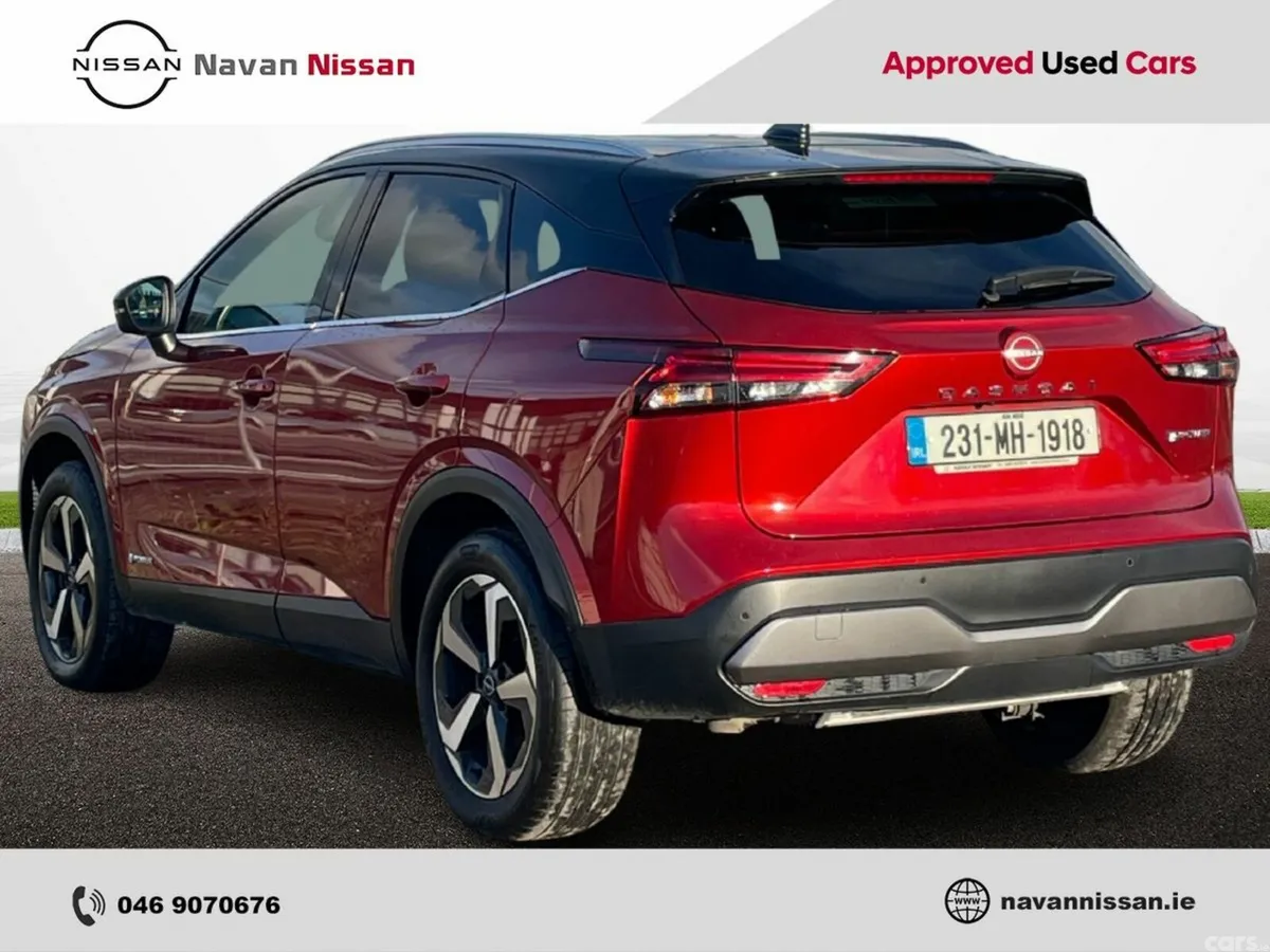 Nissan Qashqai MPV, Petrol Hybrid, 2023, Red