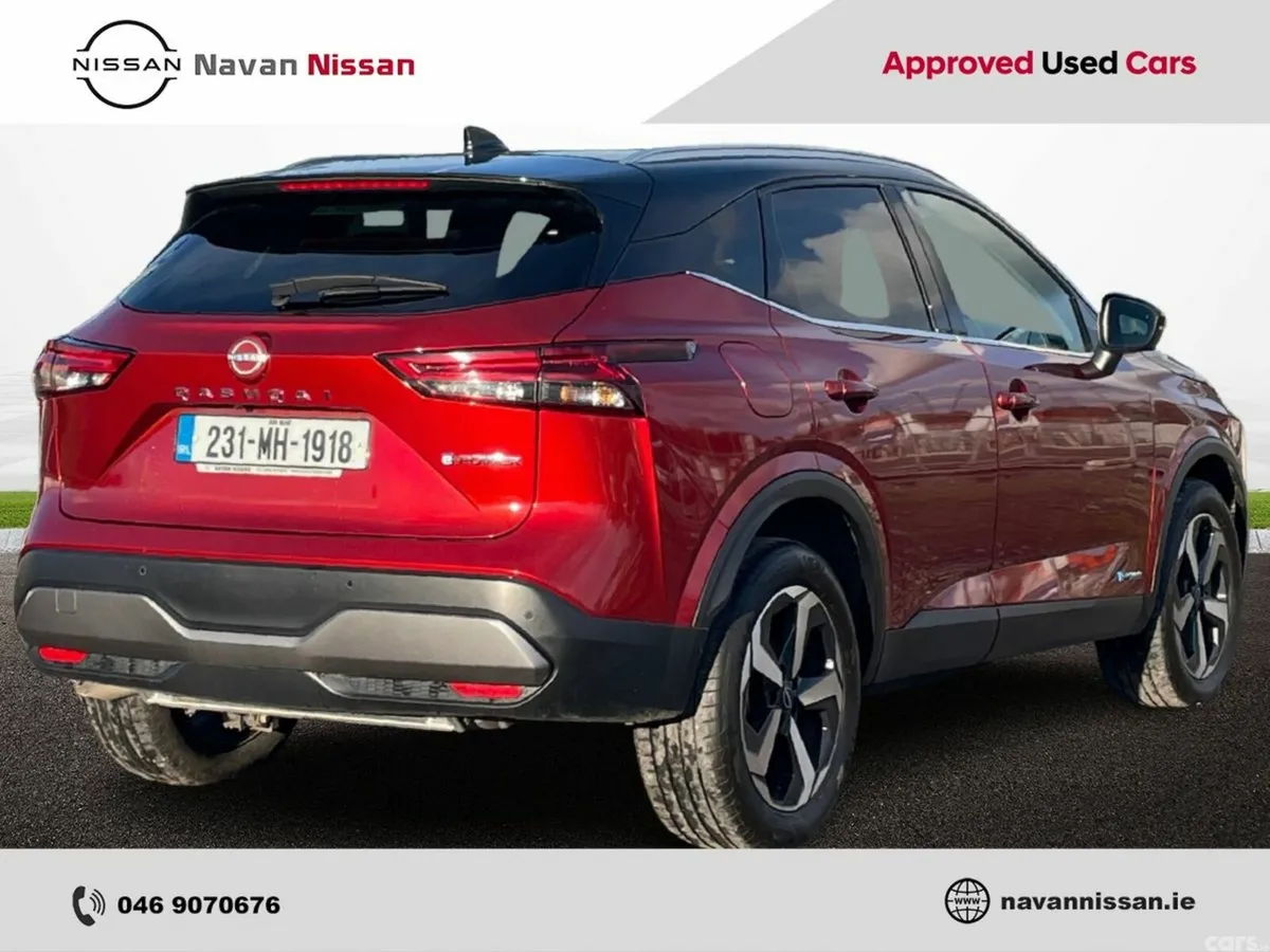 Nissan Qashqai MPV, Petrol Hybrid, 2023, Red