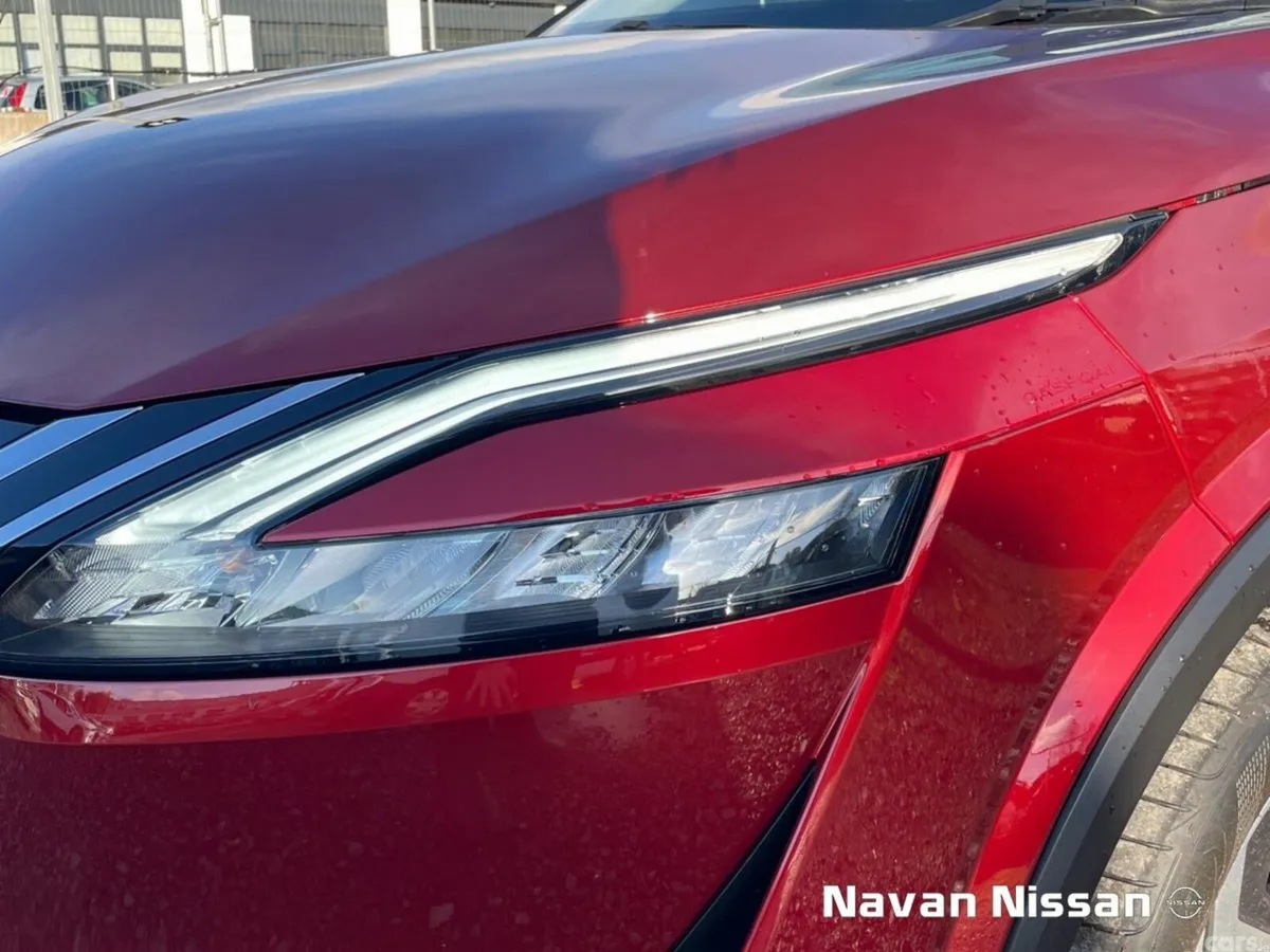 Nissan Qashqai MPV, Petrol Hybrid, 2023, Red