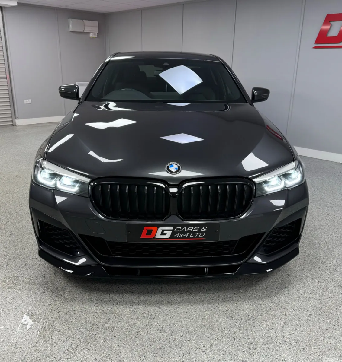 BMW 5-Series Saloon, Diesel Hybrid, 2021, Grey
