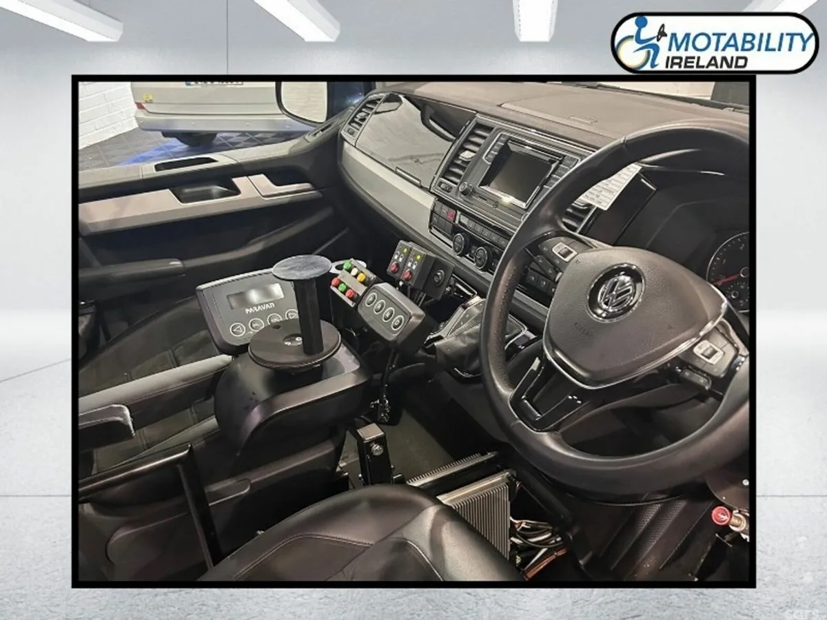 Volkswagen Caravelle MPV, Diesel, 2020, Blue