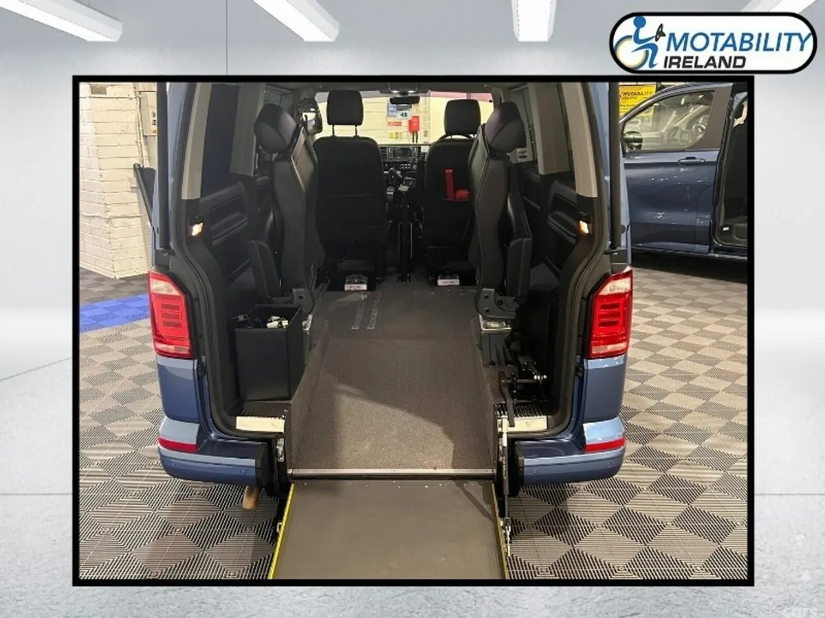 Volkswagen Caravelle MPV, Diesel, 2020, Blue