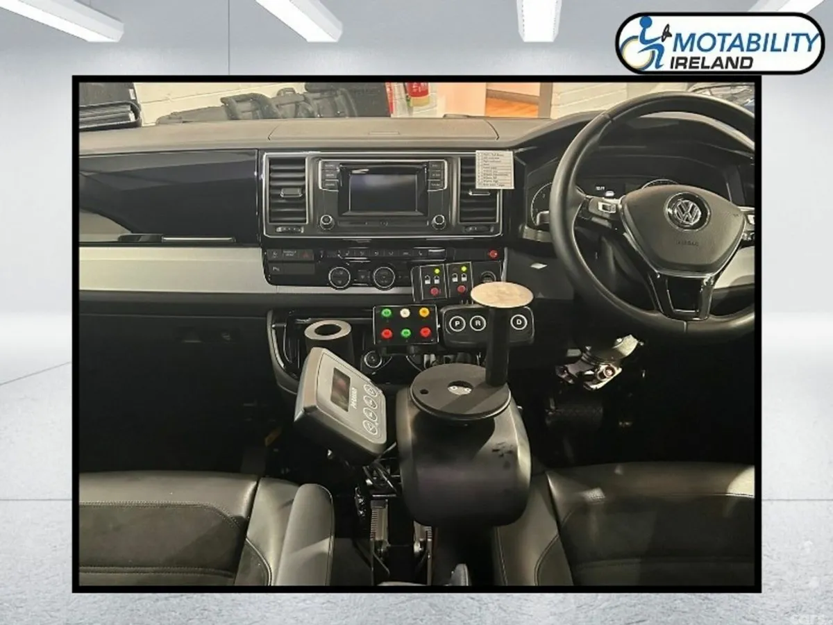 Volkswagen Caravelle MPV, Diesel, 2020, Blue