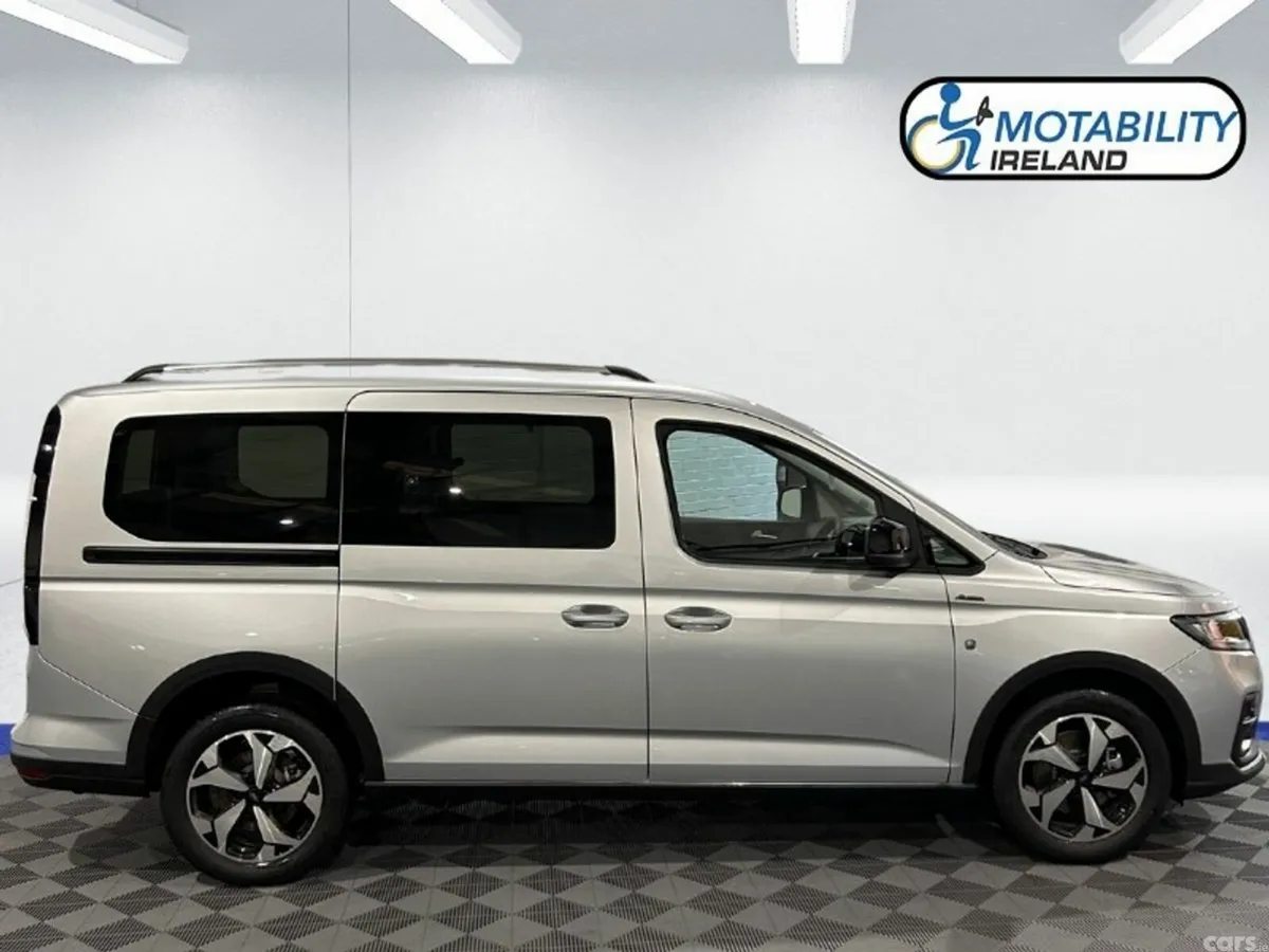 Ford Tourneo Connect MPV, Petrol Plug-in Hybrid, 2026, Grey