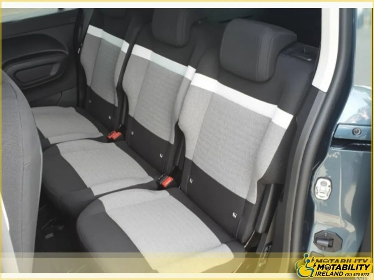 Citroen Berlingo Multispace MPV, Diesel, 2026, Antiqua Blue