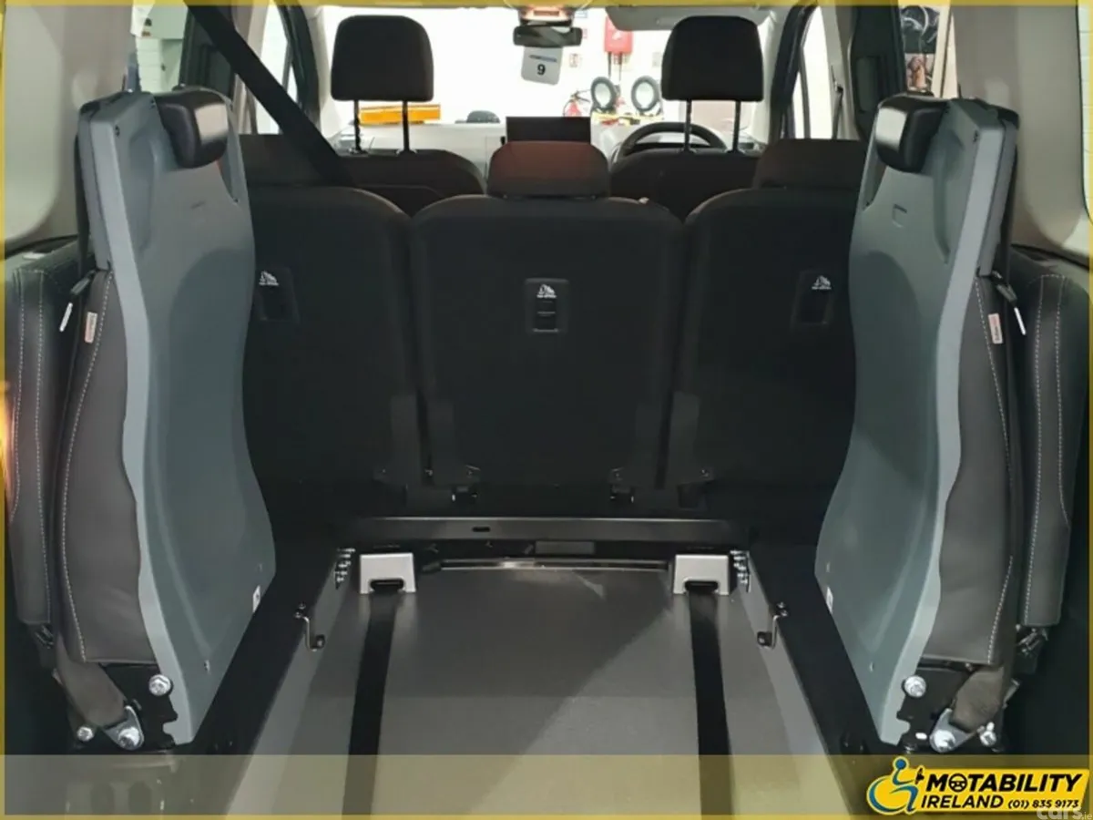 Citroen Berlingo Multispace MPV, Diesel, 2026, Grey