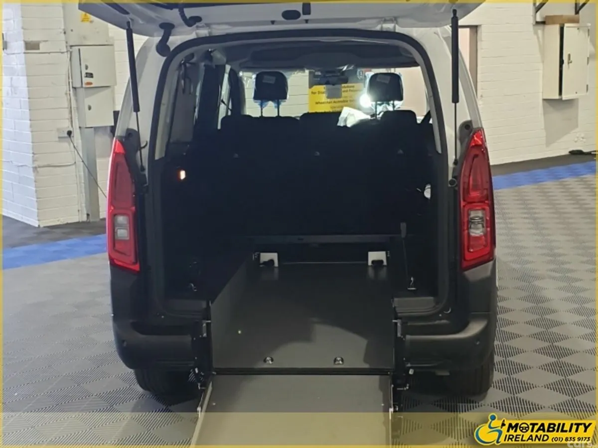 Citroen Berlingo Multispace MPV, Diesel, 2026, White