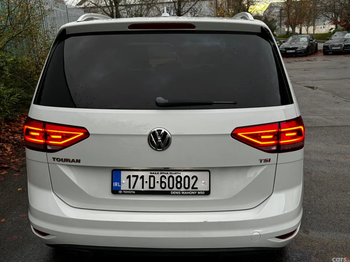 Volkswagen Touran MPV, Petrol, 2017, White