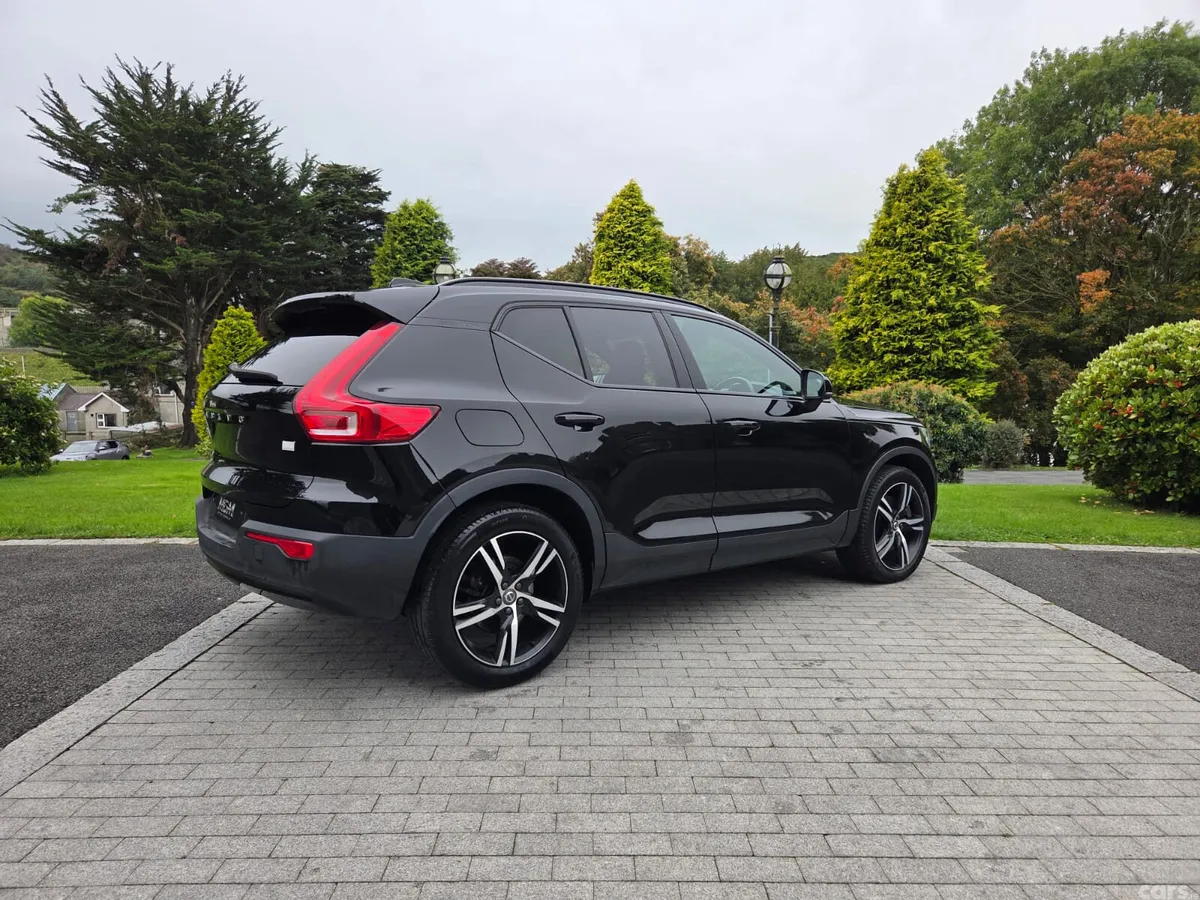 Volvo XC40 SUV, Petrol Plug-in Hybrid, 2020, Black
