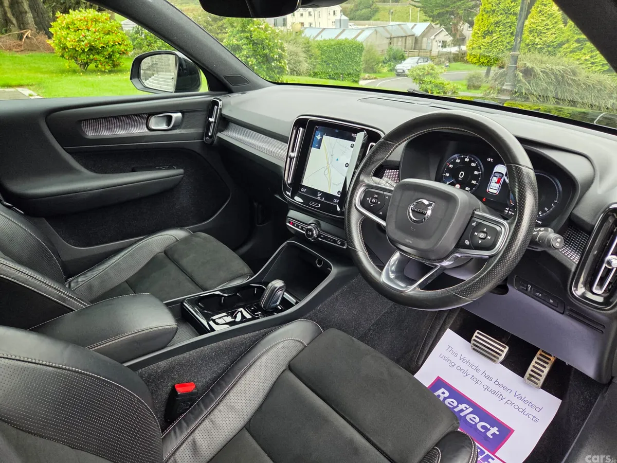 Volvo XC40 SUV, Petrol Plug-in Hybrid, 2020, Black