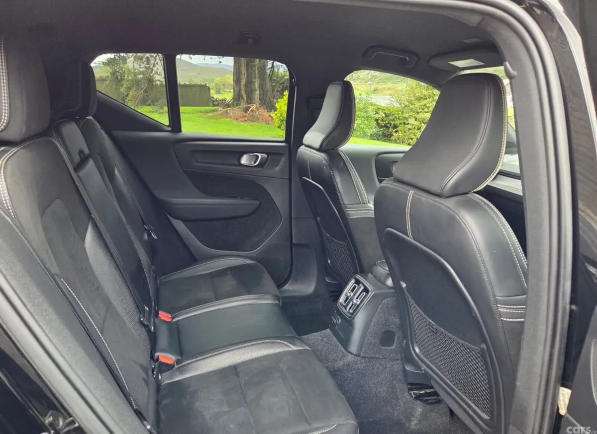 Volvo XC40 SUV, Petrol Plug-in Hybrid, 2020, Black