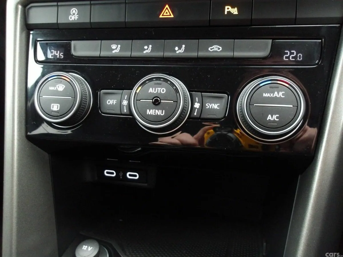 Volkswagen T-Roc SUV, Diesel, 2021, Blue