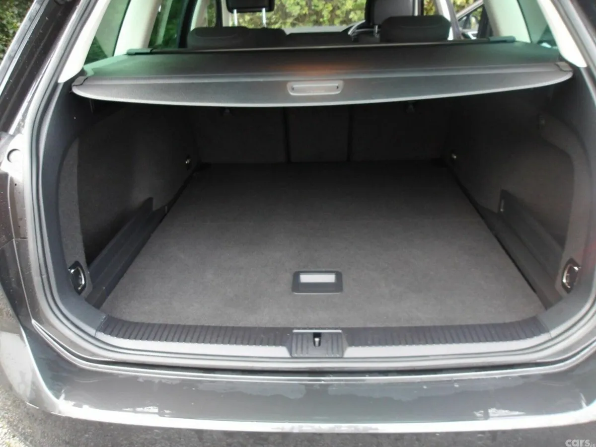 Volkswagen Passat Estate, Diesel, 2018, Grey