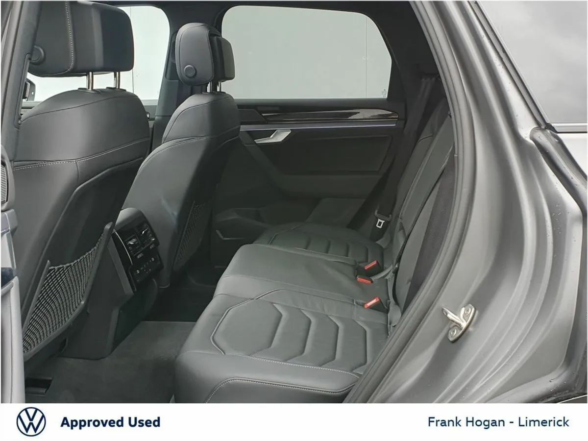 Volkswagen Touareg SUV, Petrol Plug-in Hybrid, 2025, Grey