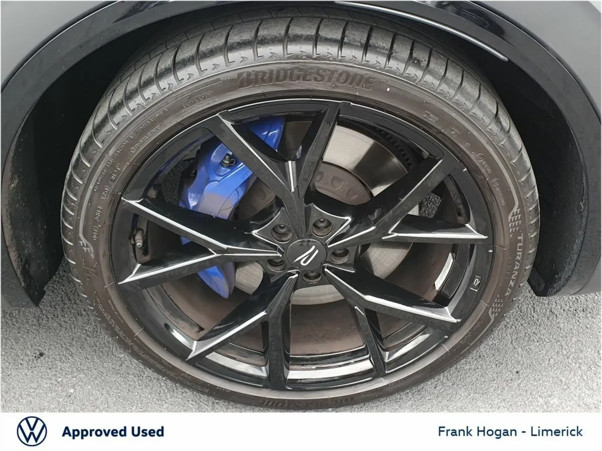Volkswagen Touareg SUV, Petrol Plug-in Hybrid, 2025, Grey