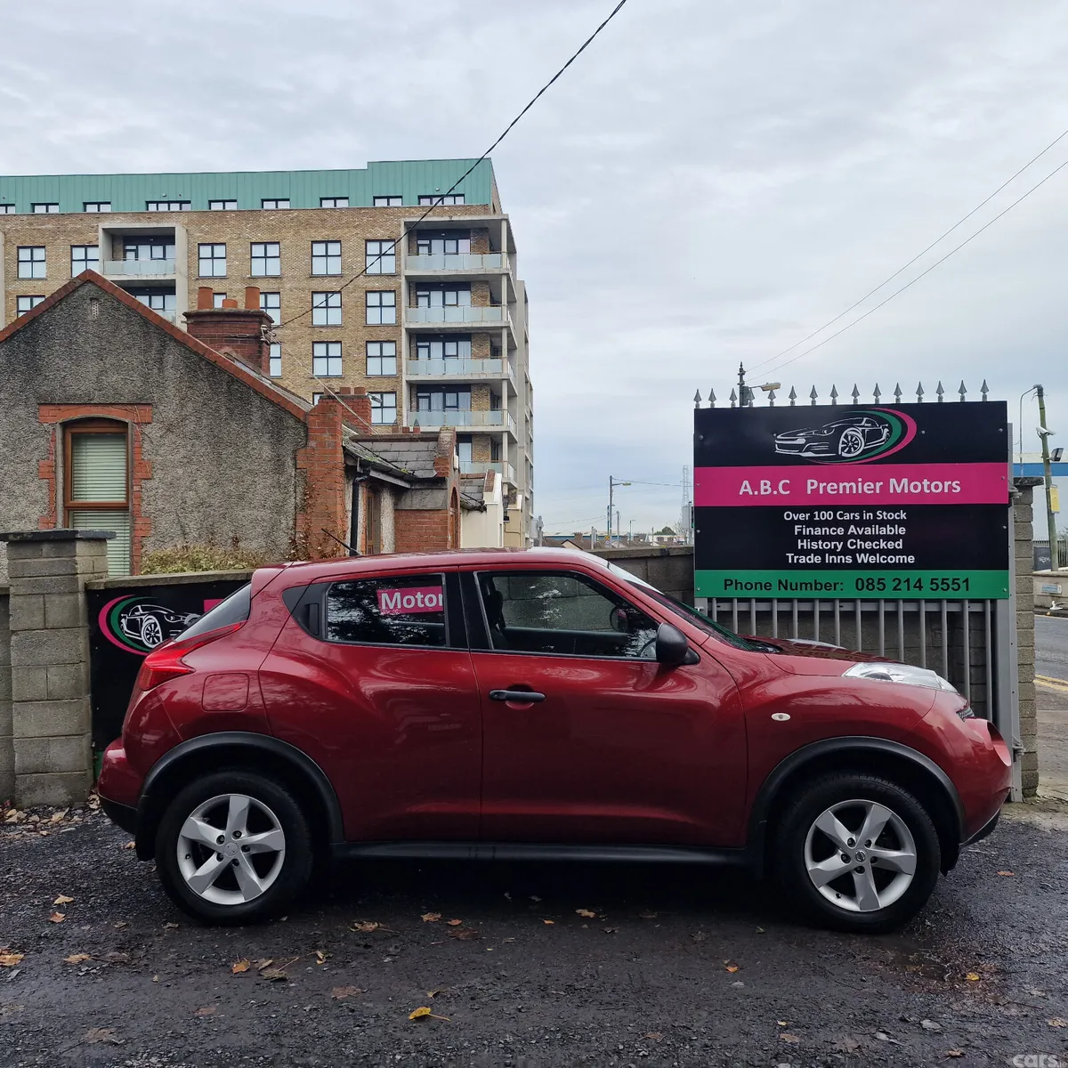 Nissan Juke SUV, Diesel, 2011, Red