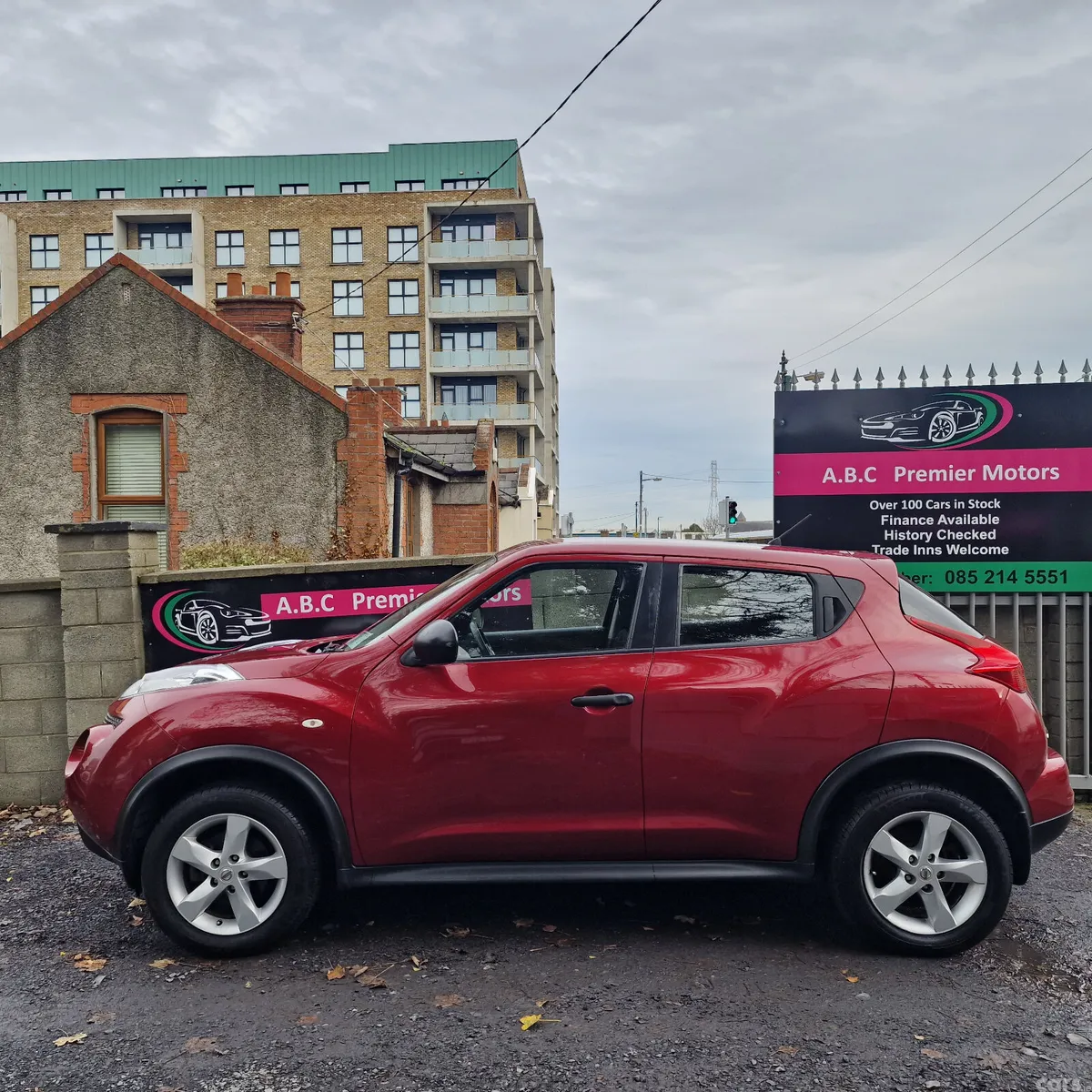 Nissan Juke SUV, Diesel, 2011, Red