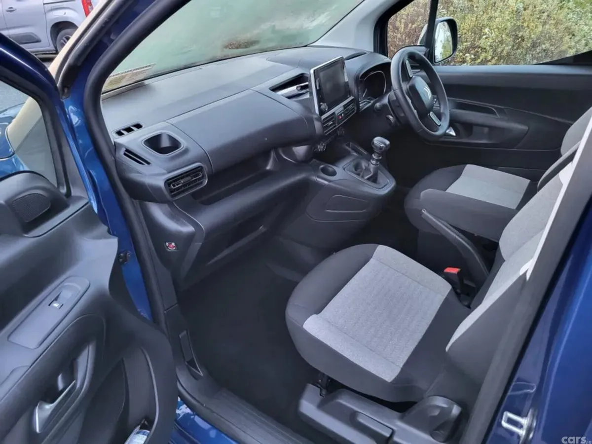 Citroen Berlingo MPV, Diesel, 2024, Blue