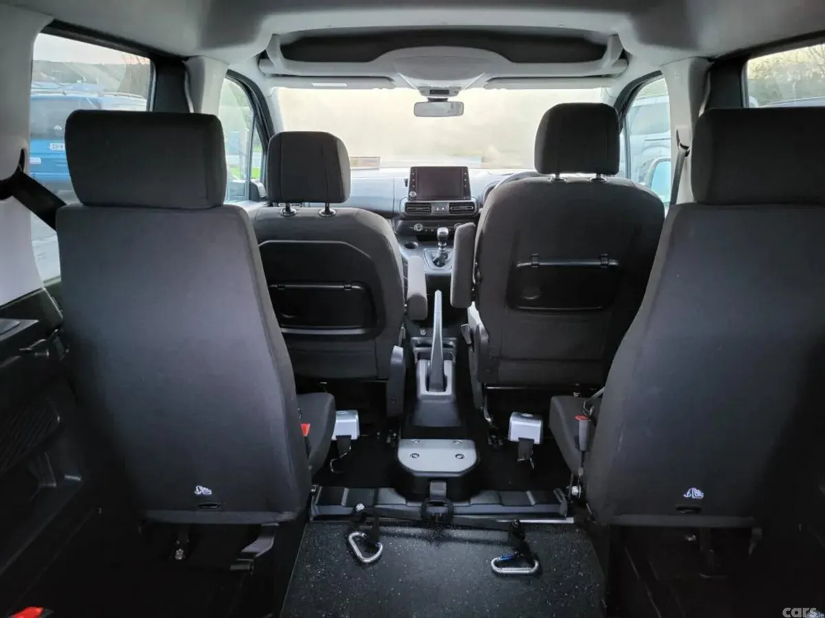 Citroen Berlingo MPV, Diesel, 2024, Blue