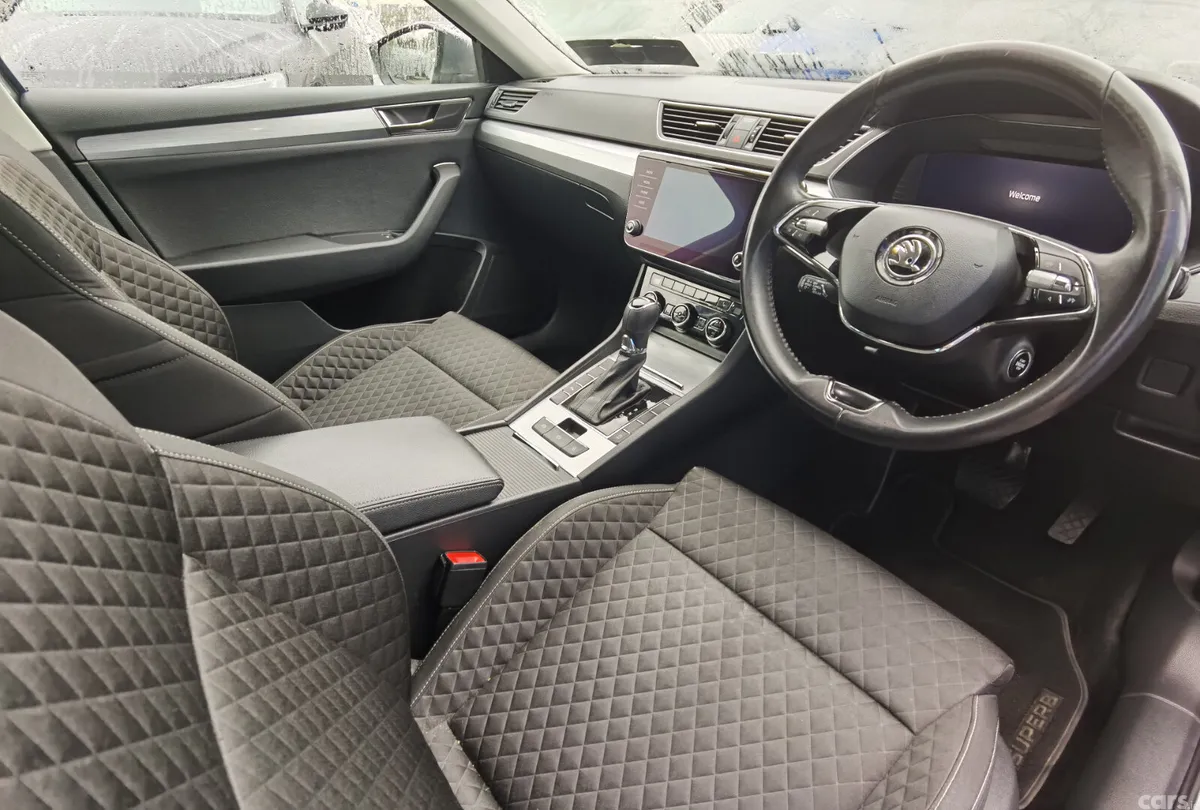 Skoda Superb Saloon, Diesel, 2023, Grey